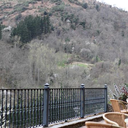 La Posada De Vinon - Casa Reda Екстер'єр фото